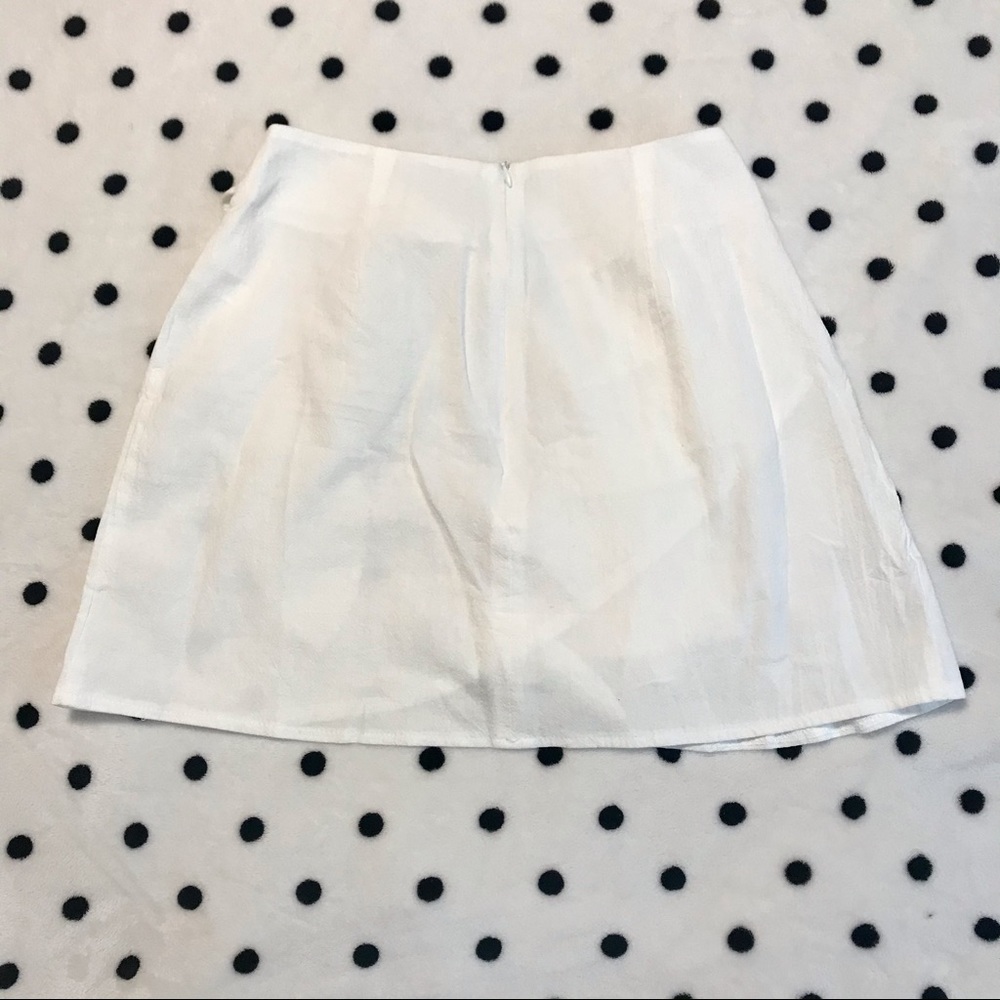 SHEIN White Wrap Skirt Size Medium - Picture 5 of 8